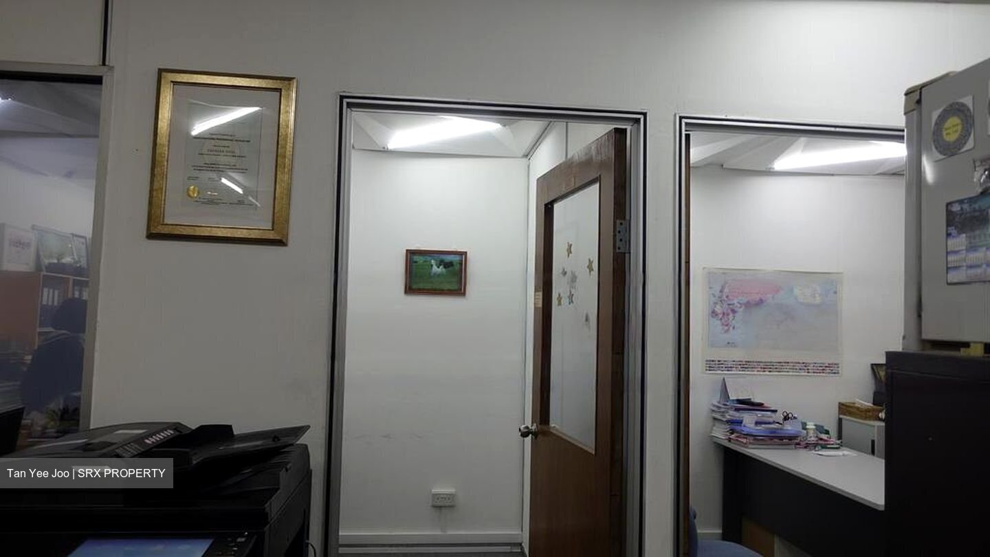 Peninsula Shopping Complex (D6), Office #456331771